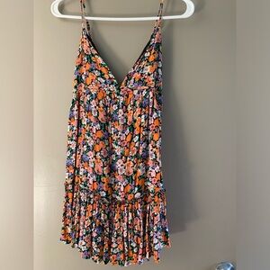 Fun summer floral mini dress !